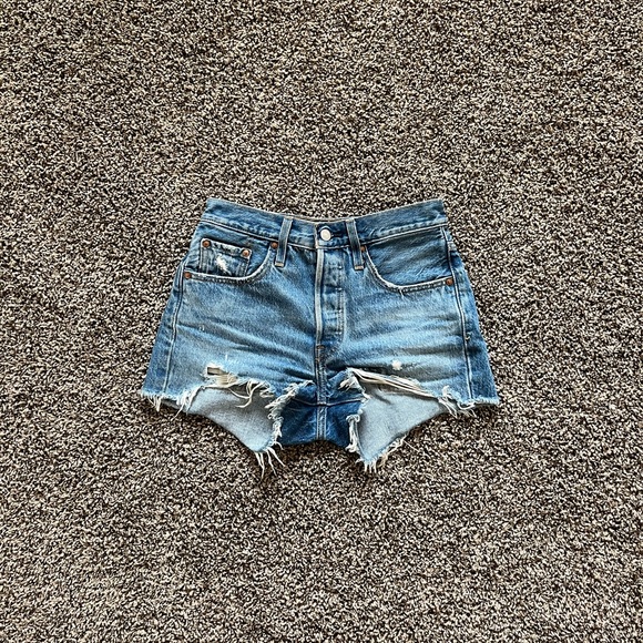 501 Original Short in Athens Mid Short by Levi’s - Picture 5 of 6